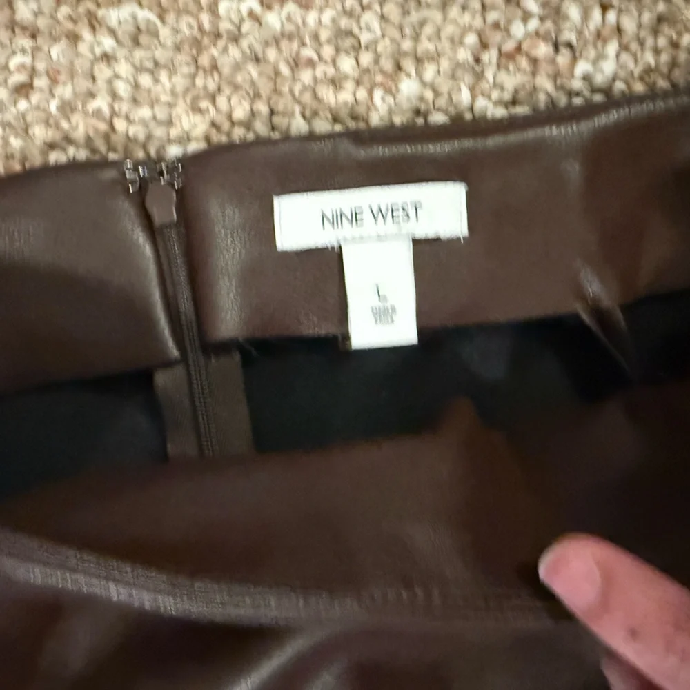 Nine West Women Large Skirt Chocolate Brown Midi Slit Pleather Sexy Business - Picture 4 of 6